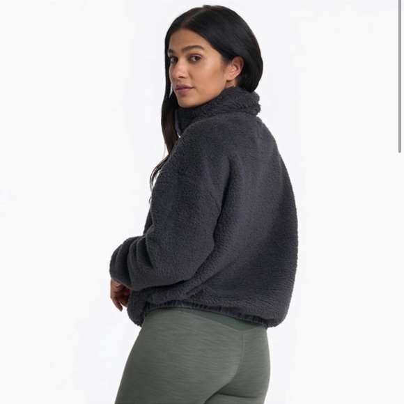 VUORI womens Sherpa Zip Up Jacket - Picture 7 of 9